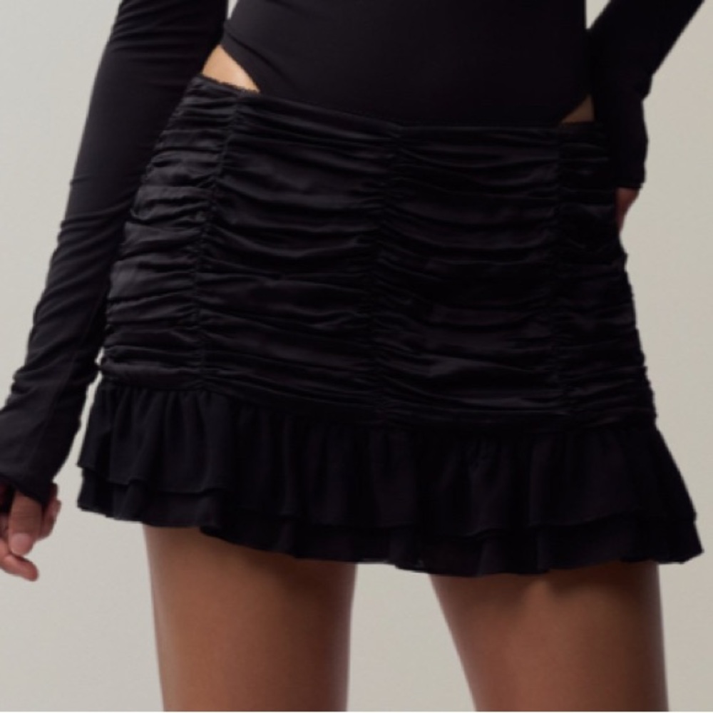 NWOT Danielle Guizio Blume Mini Skirt - Picture 1 of 4
